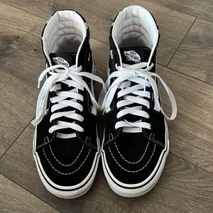 Women’s vans Sk8-Hi sneaker size 8.5